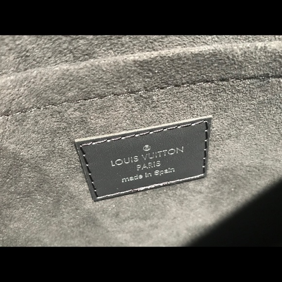 Brand NEW Louis Vuitton pouch - Picture 3 of 7